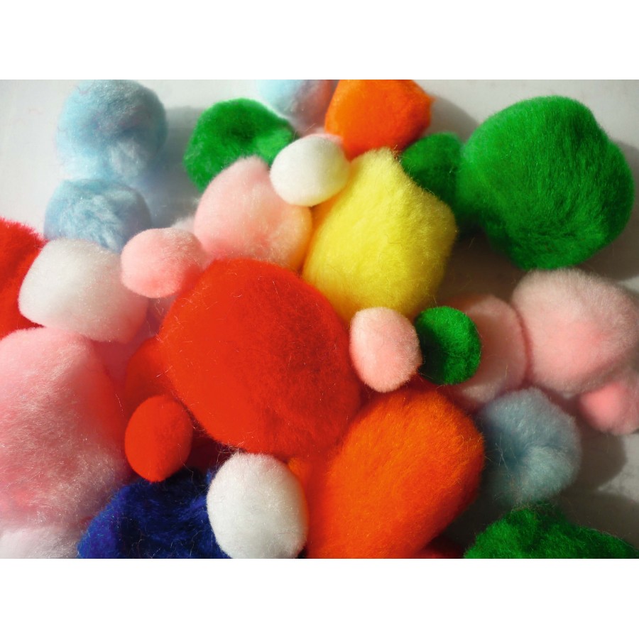 300 pompons acryliques couleurs et diamètres assortis